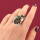 Taratata Tabby Katzen Ring - Verspielter Ring mit getigerter Katze