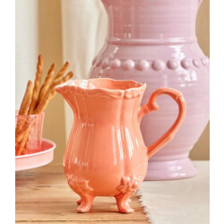 Rice Krug Koralle auf Füßen – dekorativer Keramik Krug mit Griff