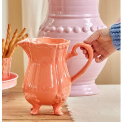 Rice Krug Koralle auf Füßen – dekorativer Keramik Krug mit Griff