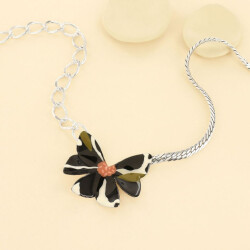 Taratata Dandy Collier I - Zauberhafte Halskette mit Floralem Ornament